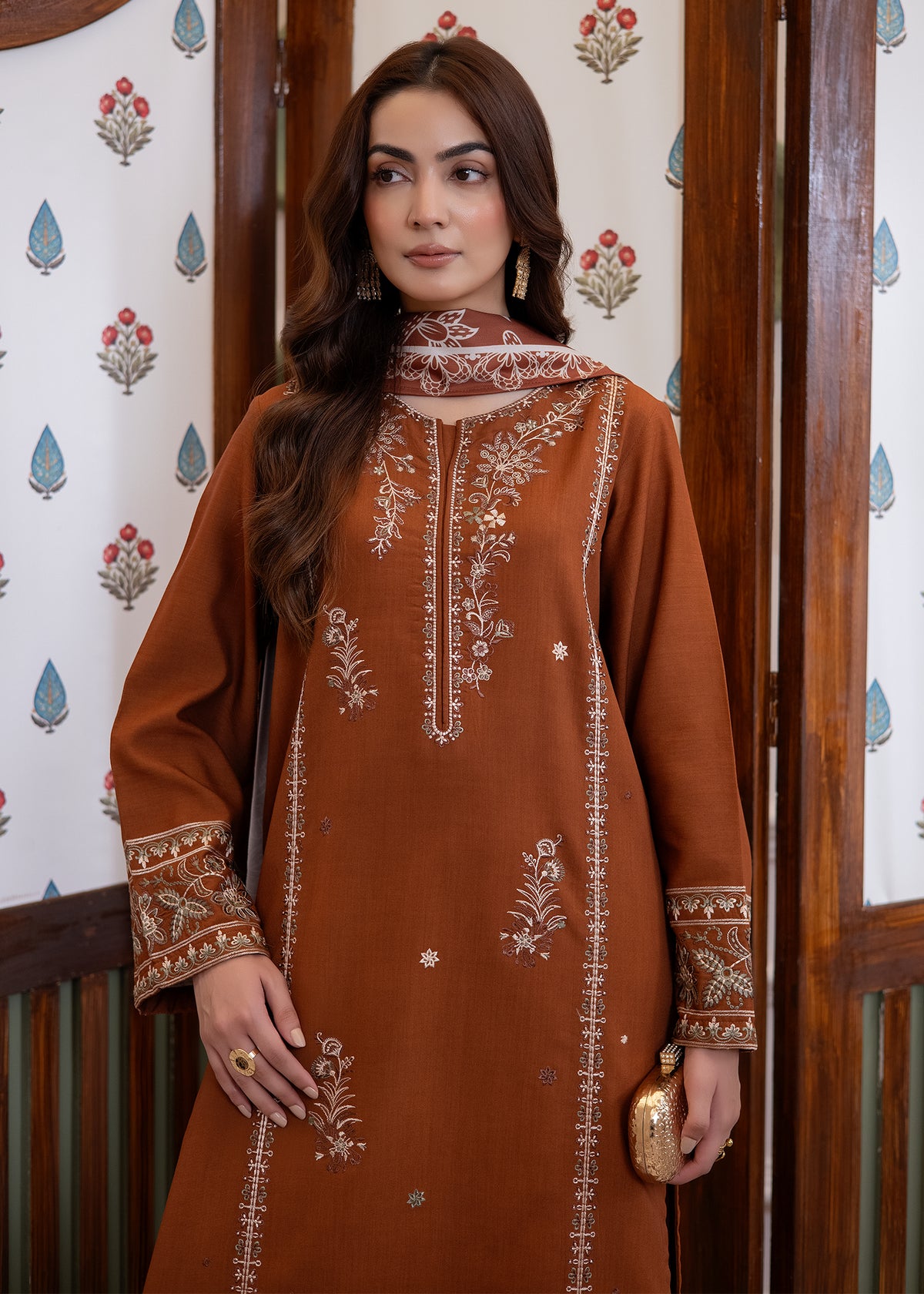 Nira | Embroidered Linen