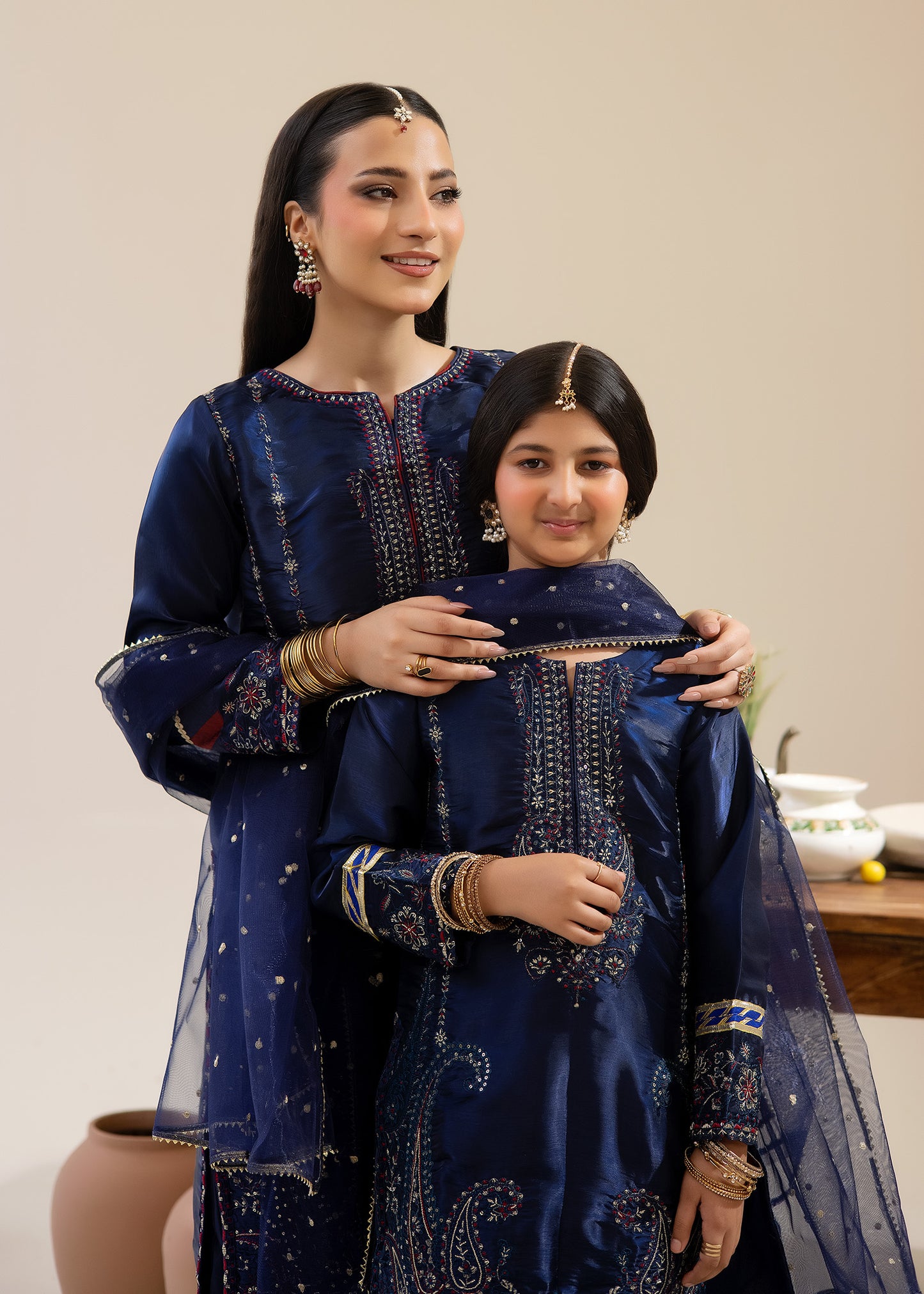 Almas Girls