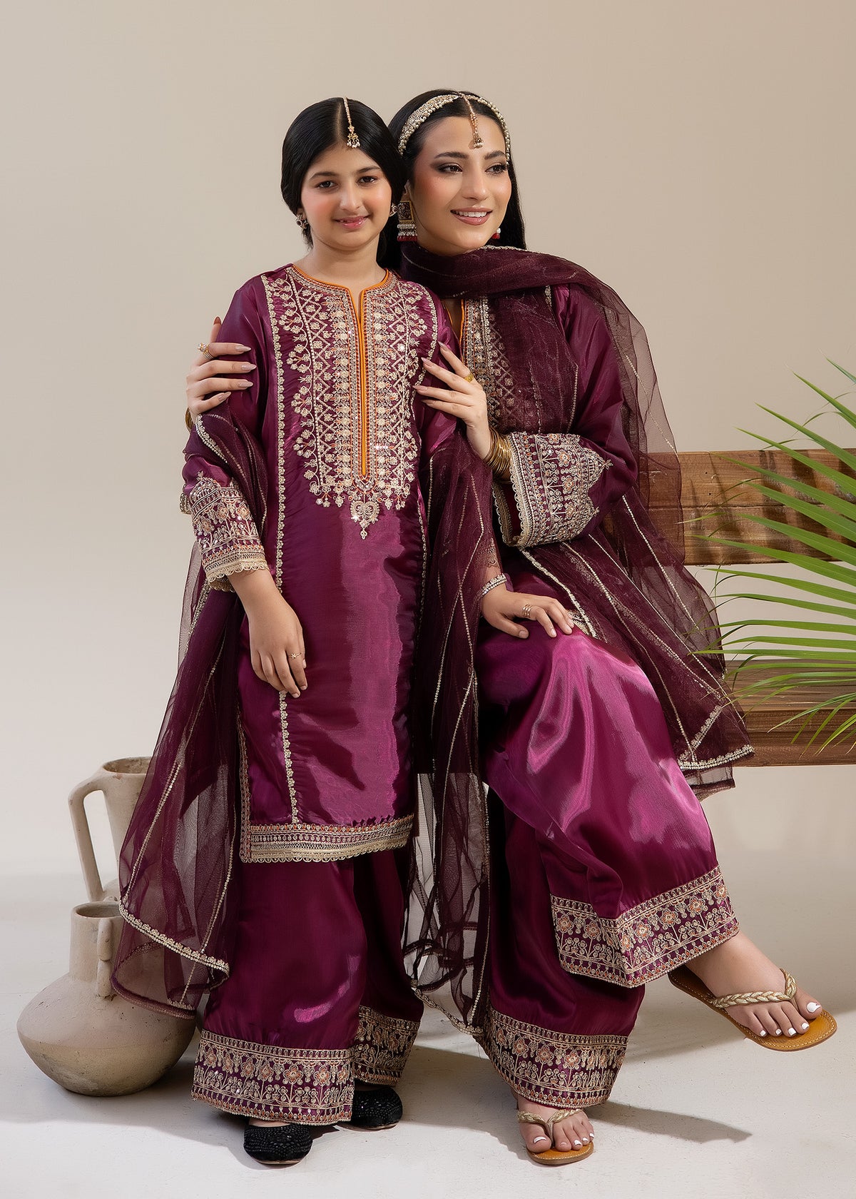 Roop Girls