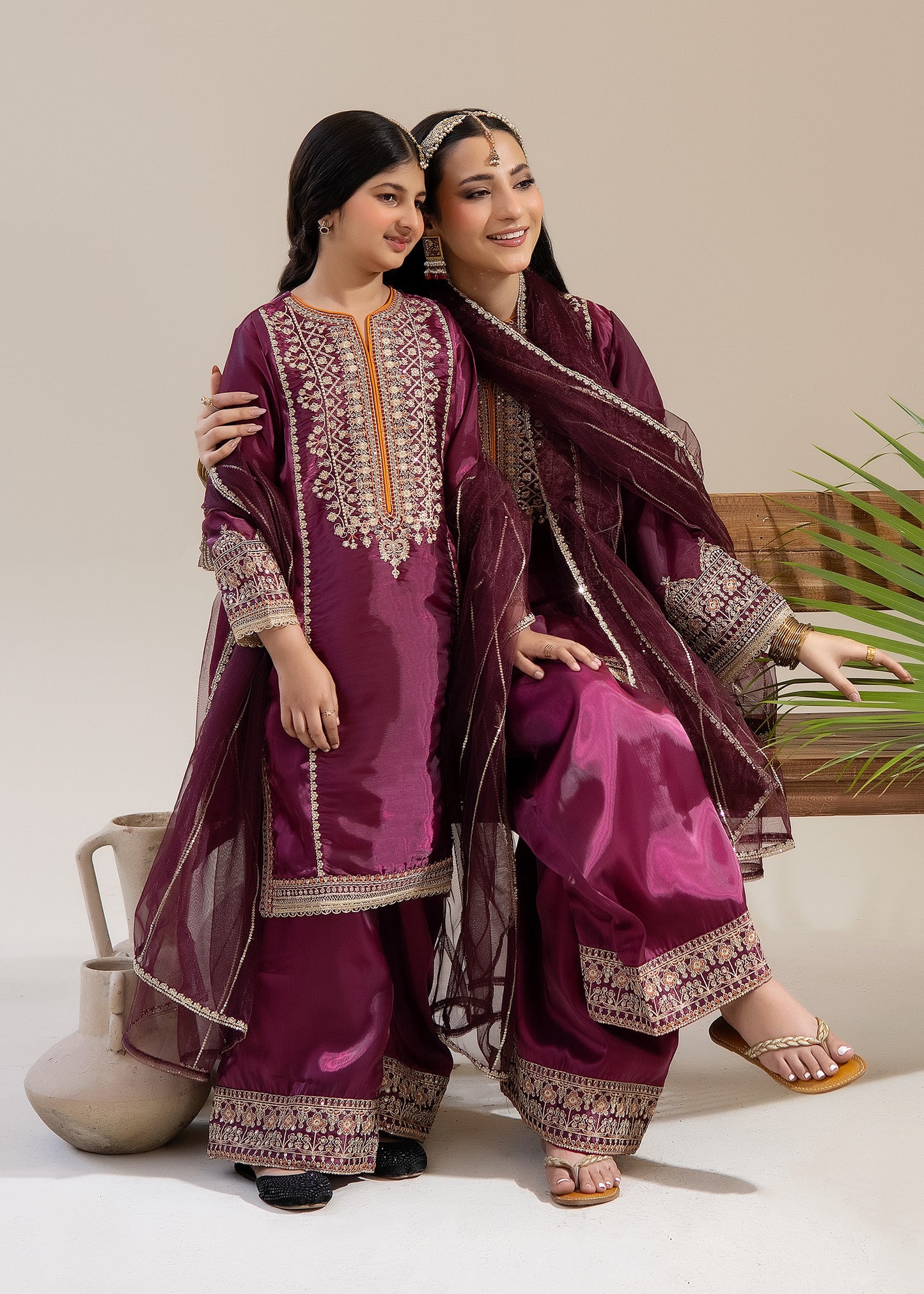 Roop Girls