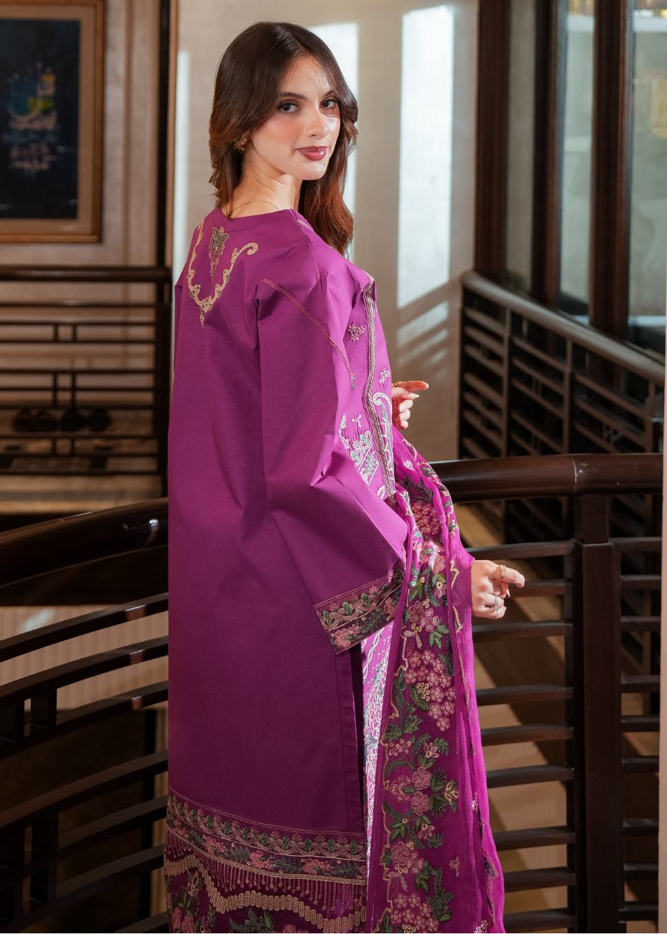 AVENOR - Embroidered Lawn