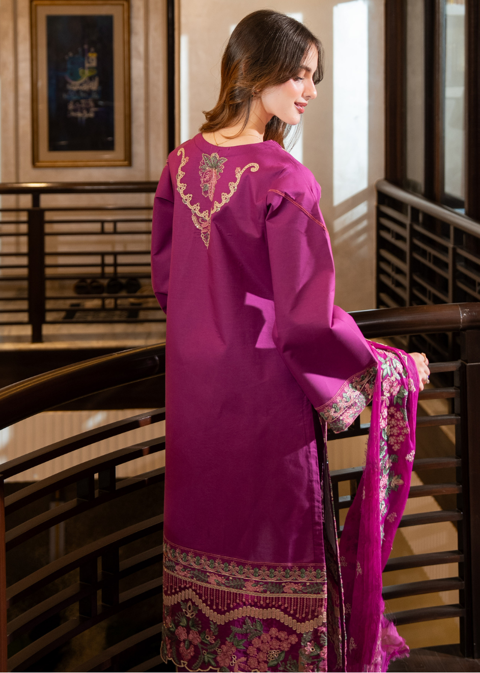 AVENOR - Embroidered Lawn