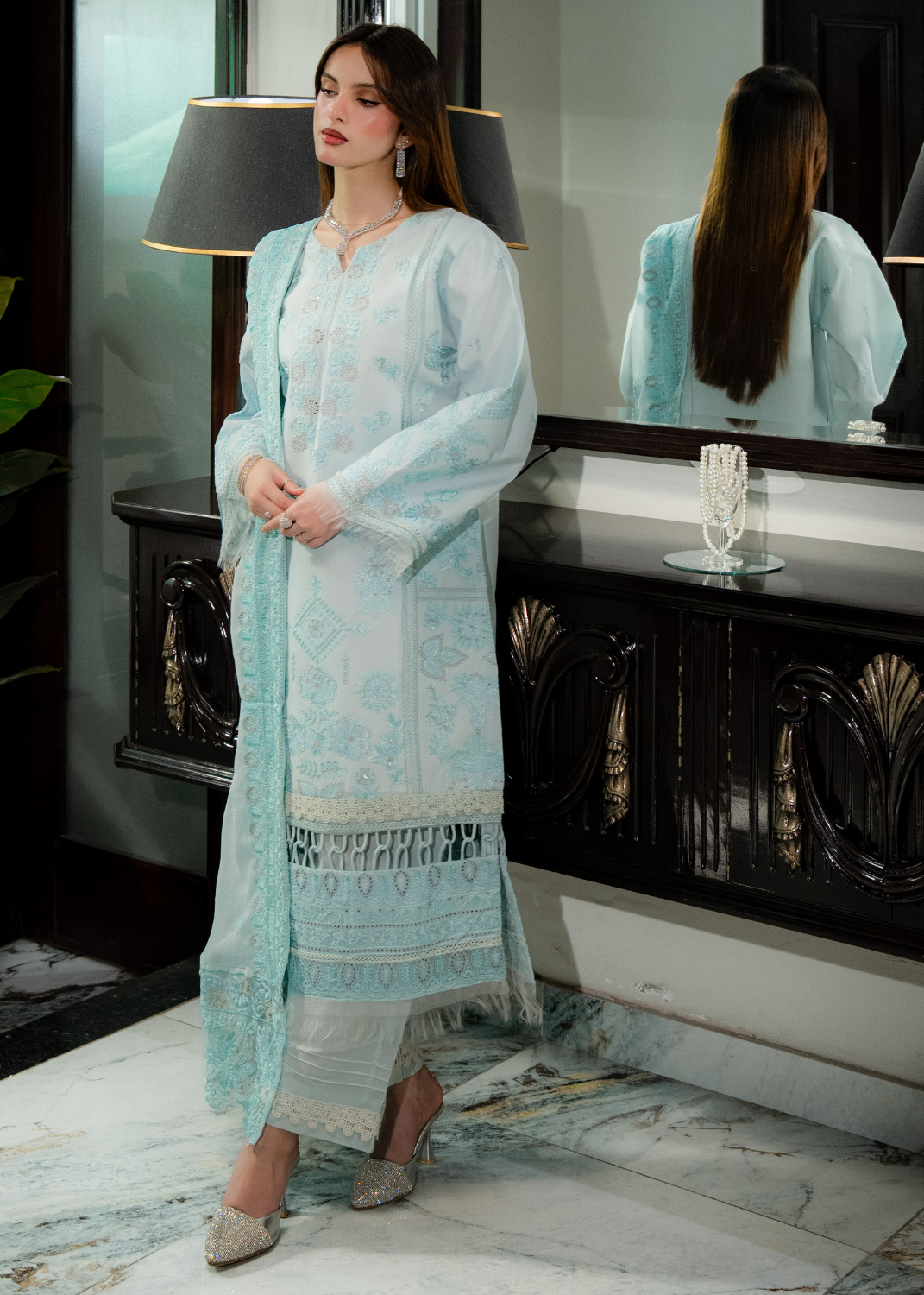Evren - Embroidered Lawn