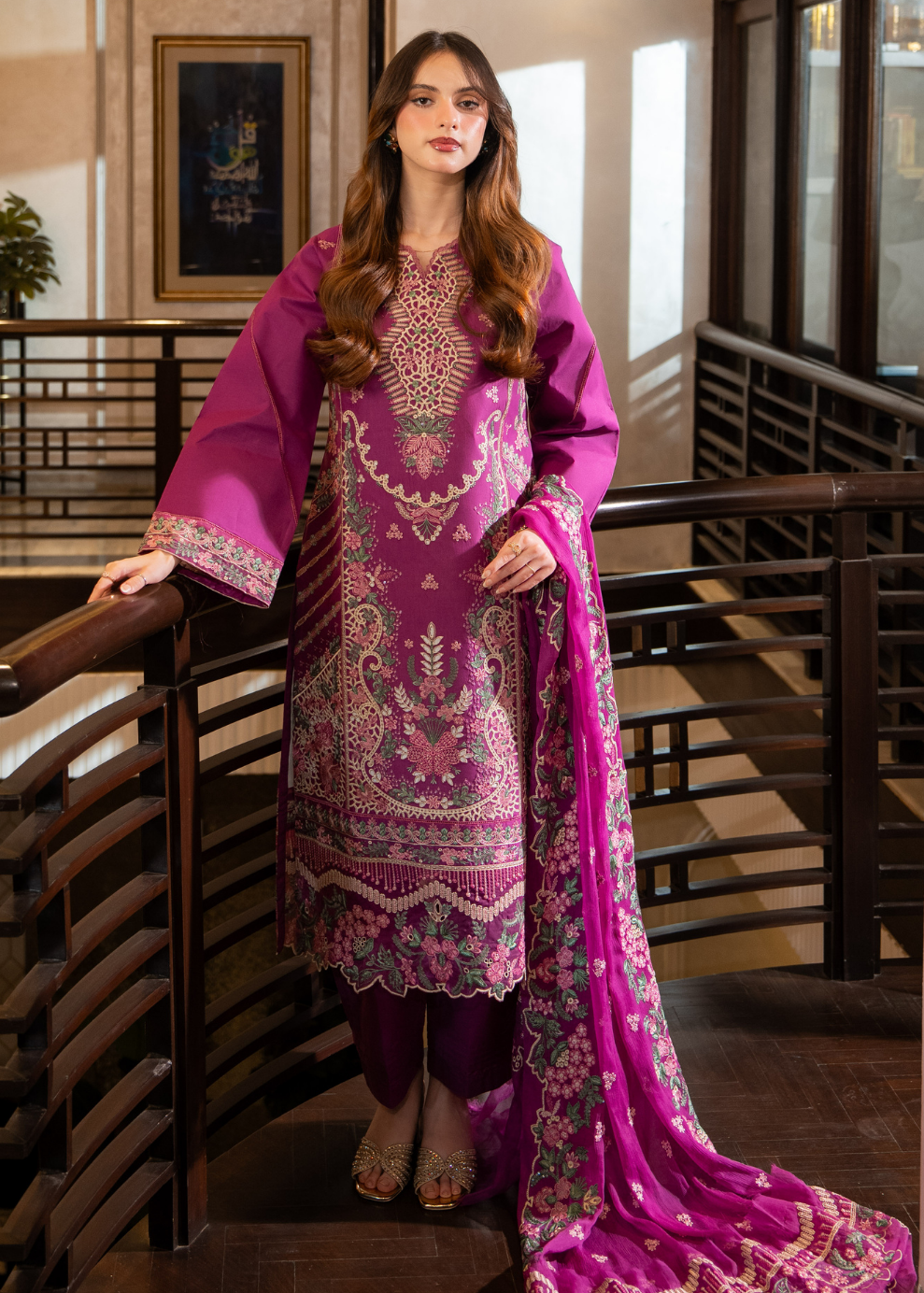 AVENOR - Embroidered Lawn