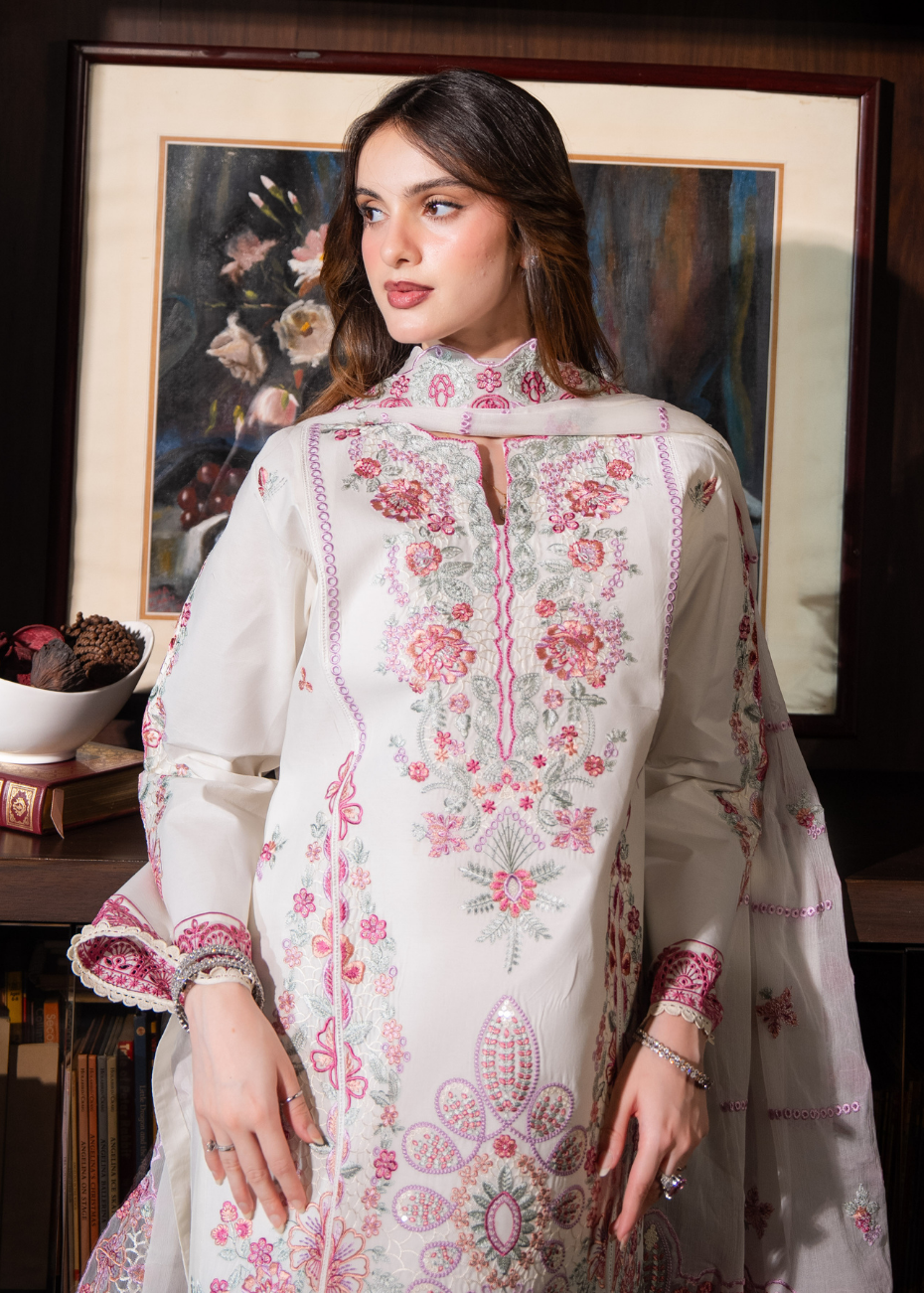 AUREMYST - Embroidered Lawn