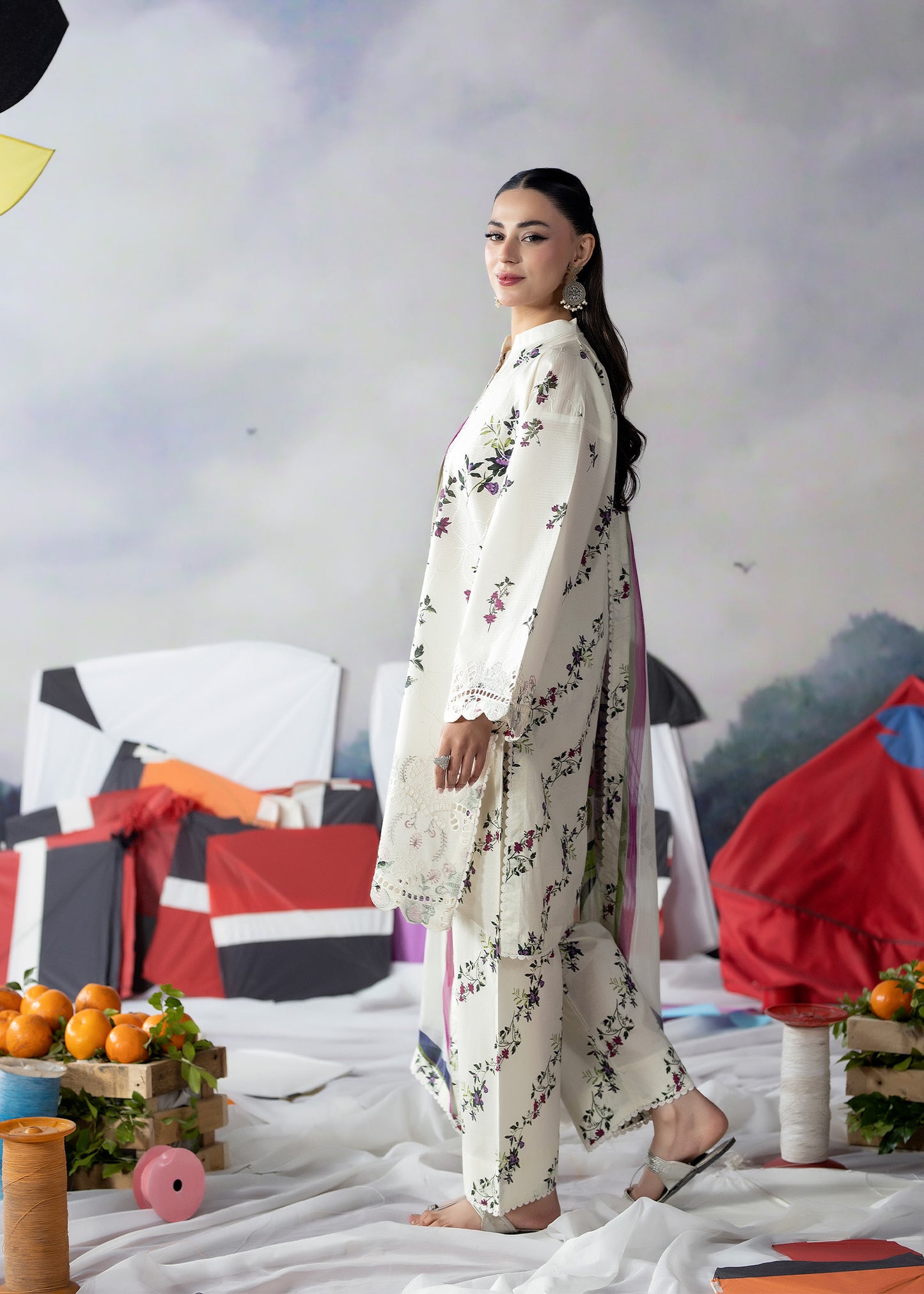 3 Piece - Embroidered Lawn Suit 04