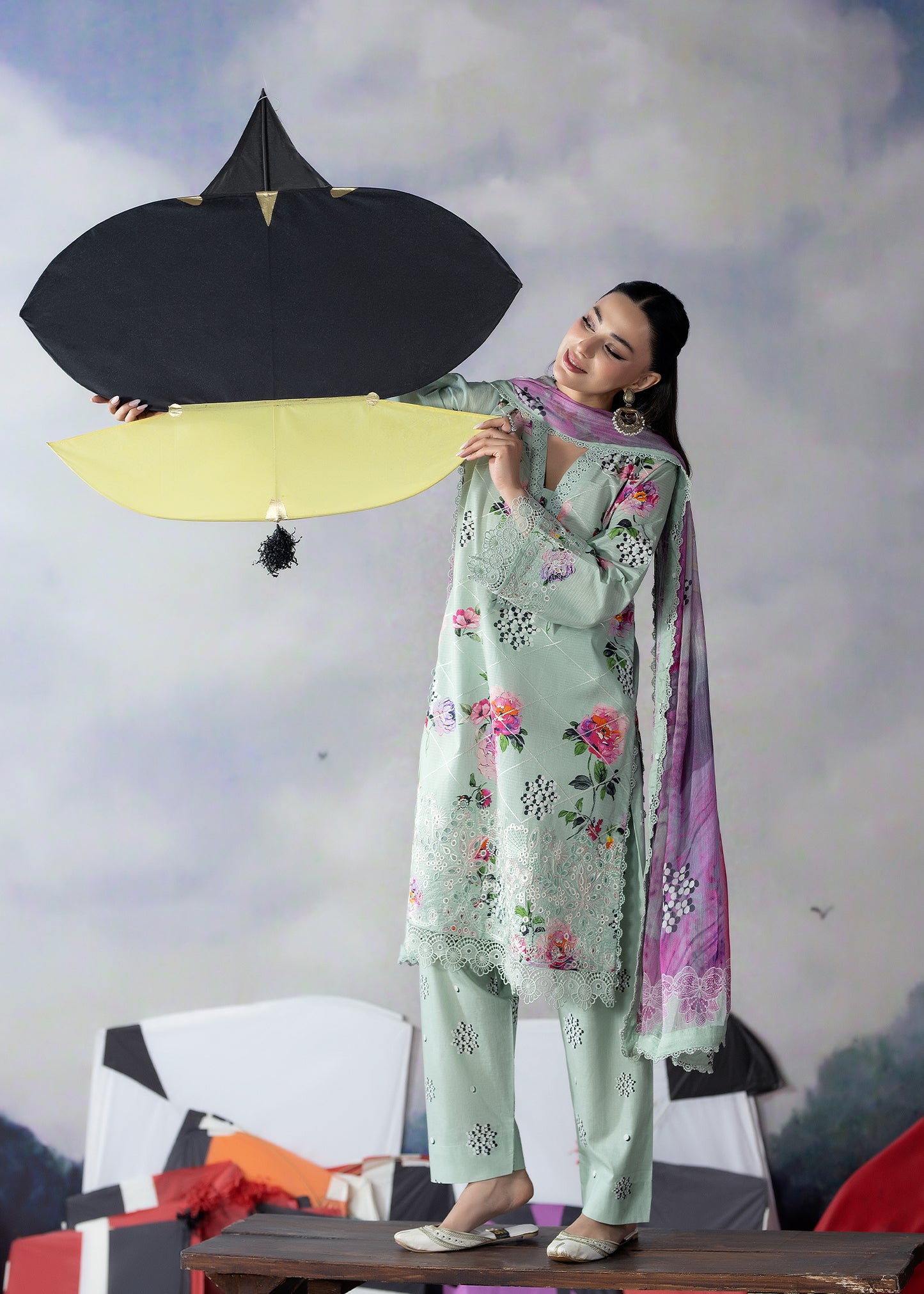 3 Piece - Embroidered Lawn Suit 01