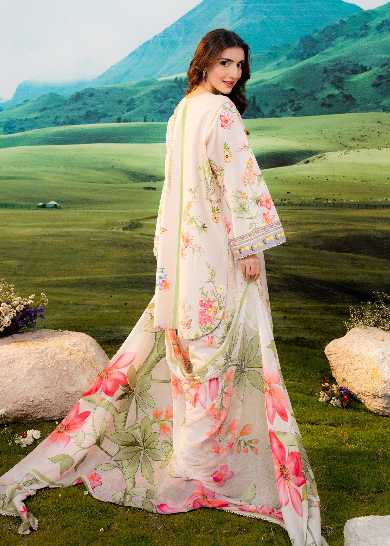 Blooming - Embroidered Lawn
