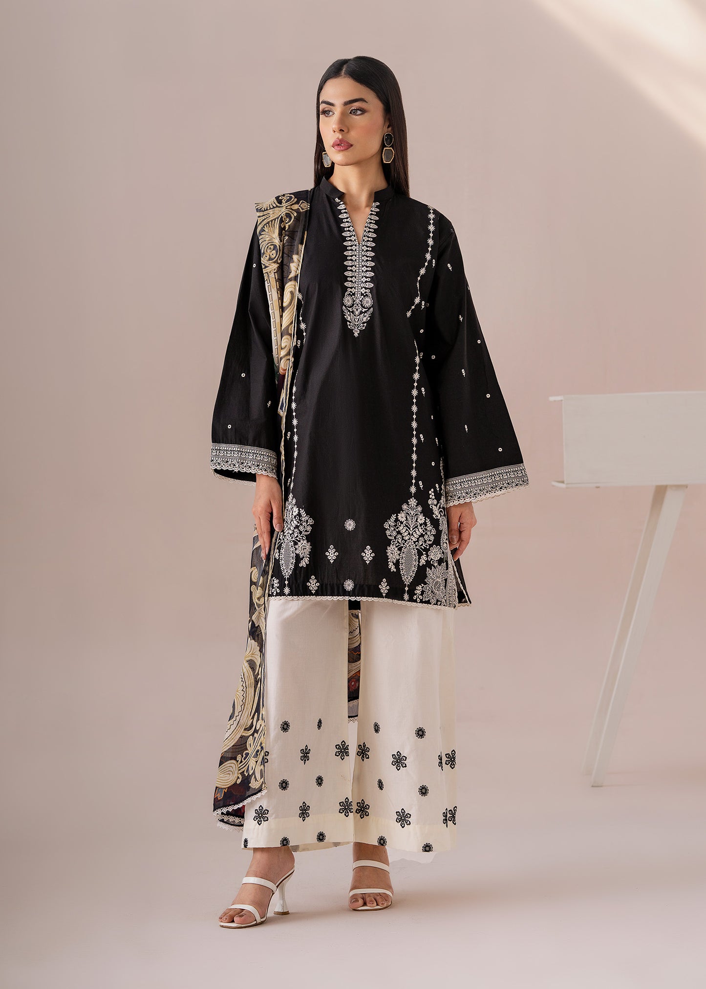 3pc Emb Cotton Lawn 02