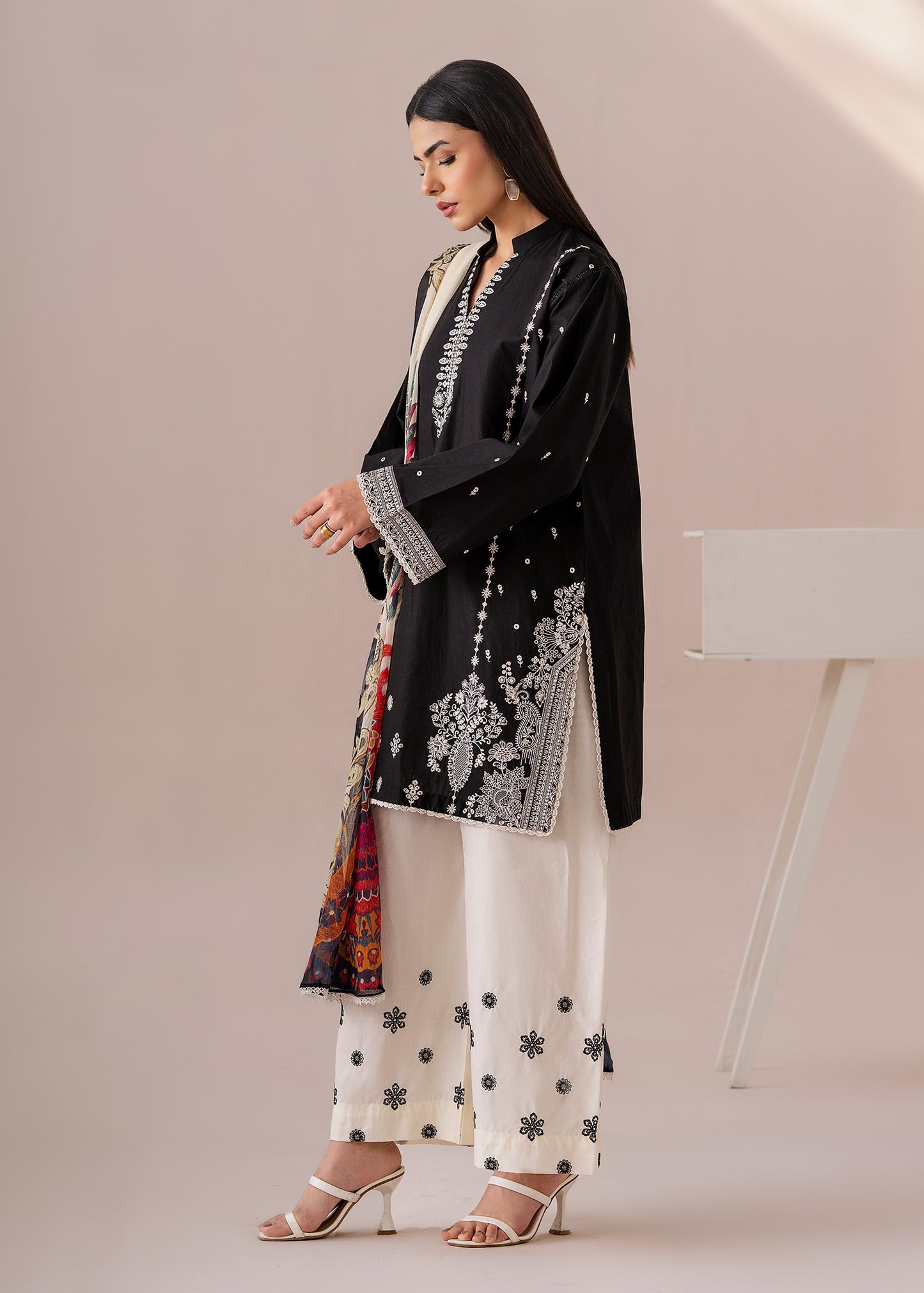 3pc Emb Cotton Lawn 02