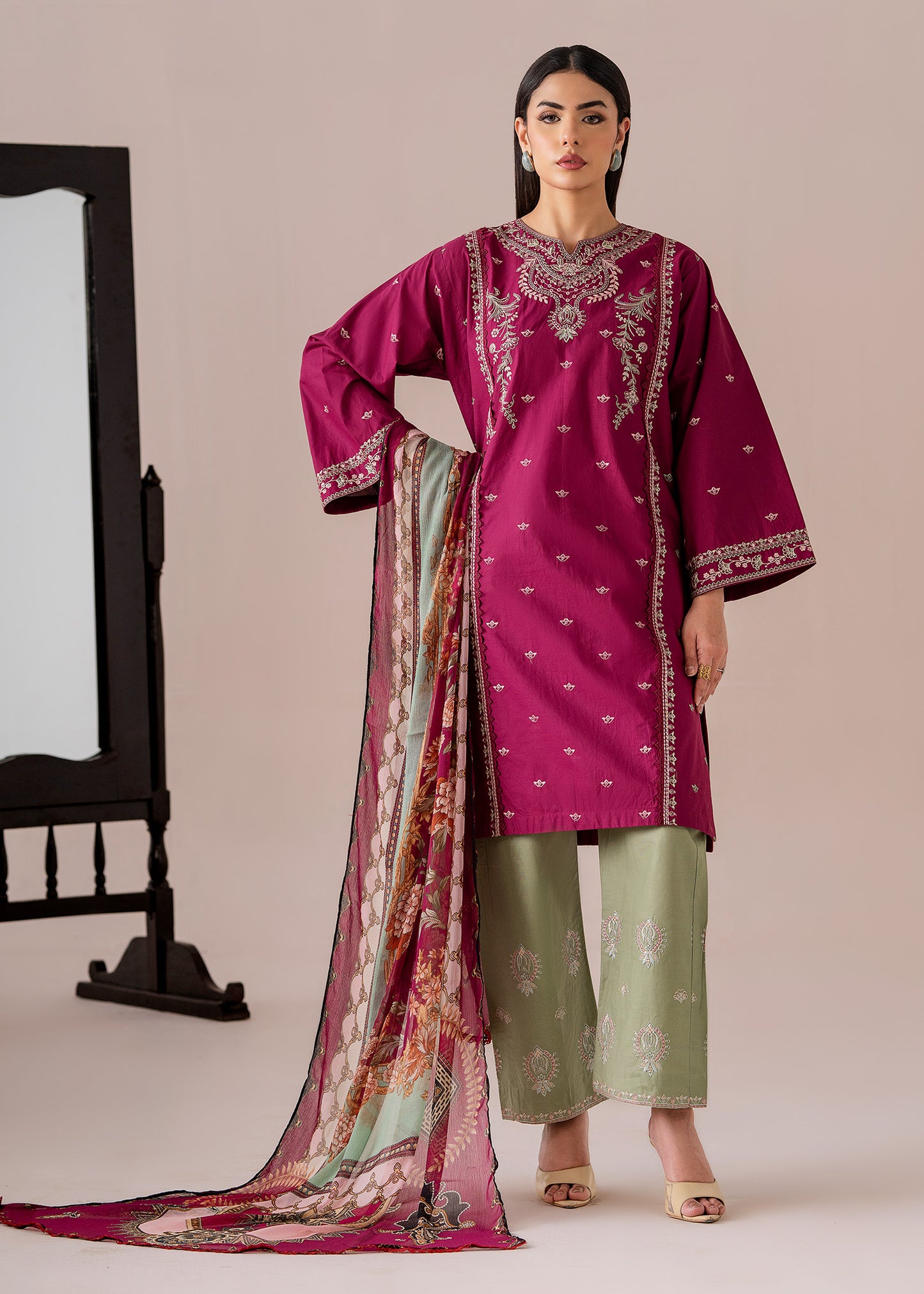 3pc Emb Cotton Lawn 04