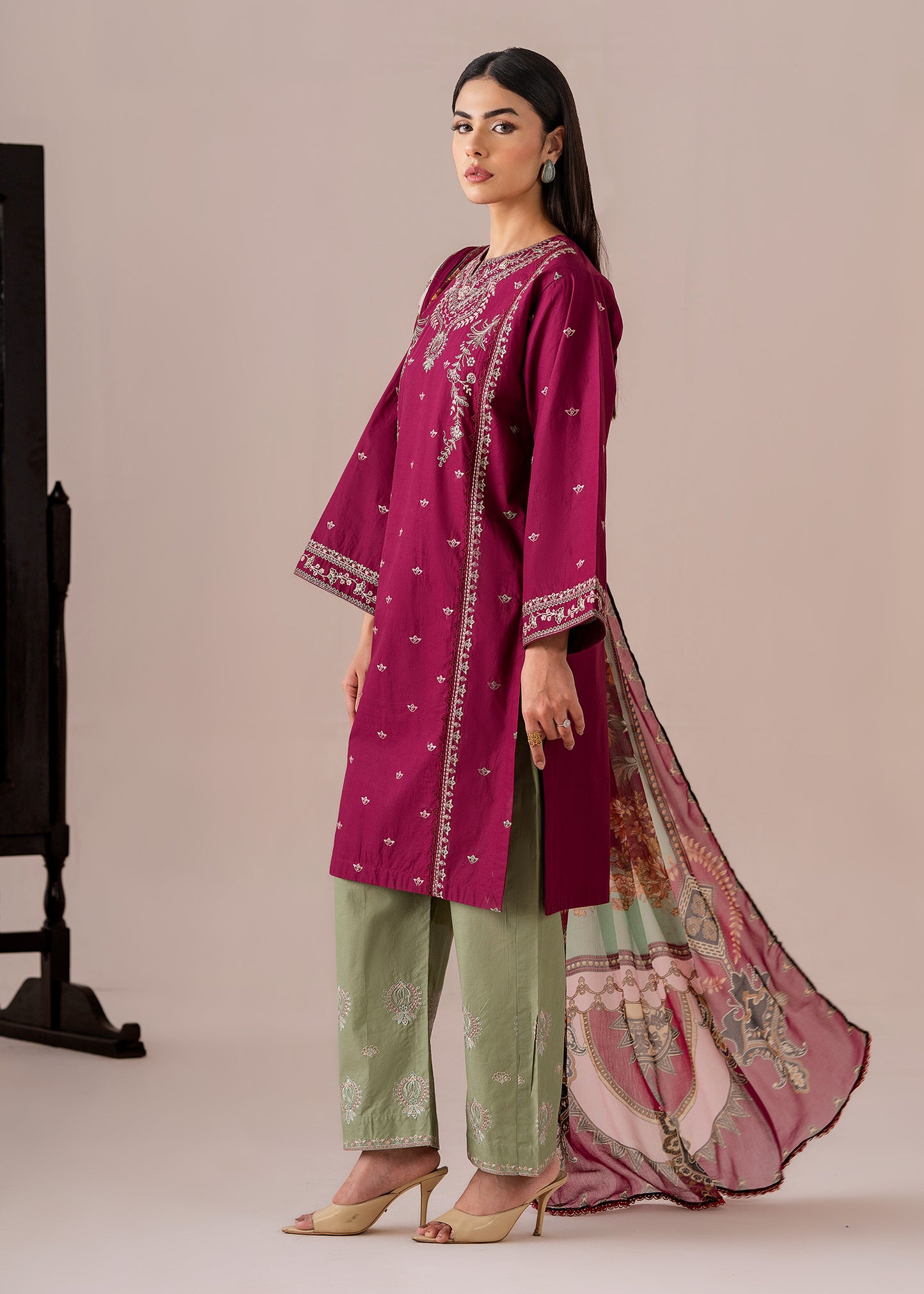 3pc Emb Cotton Lawn 04