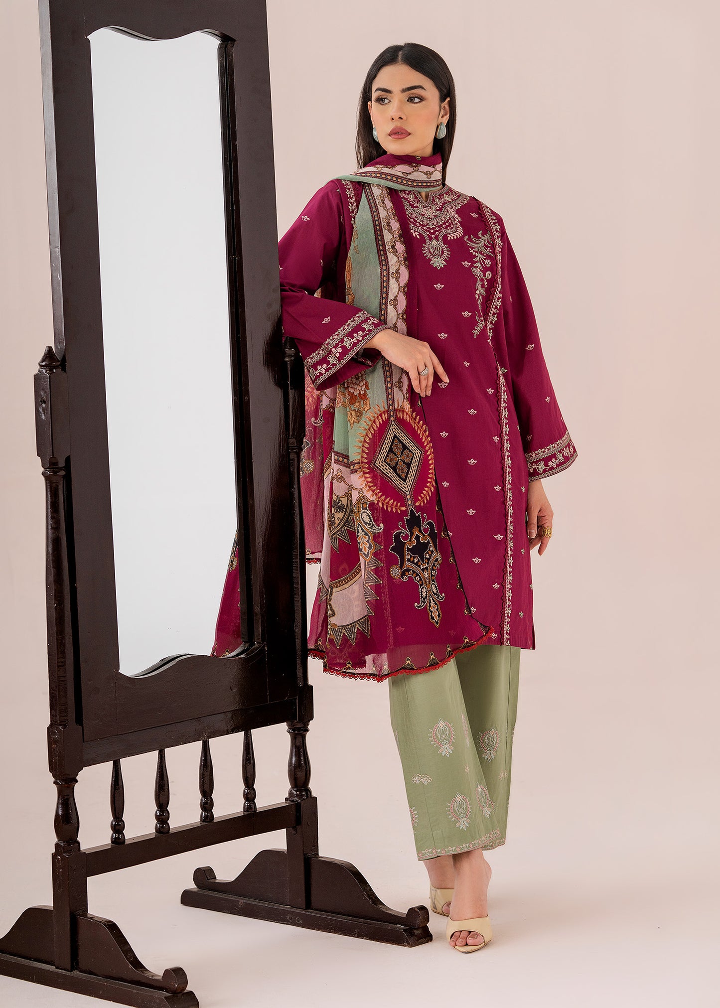 3pc Emb Cotton Lawn 04