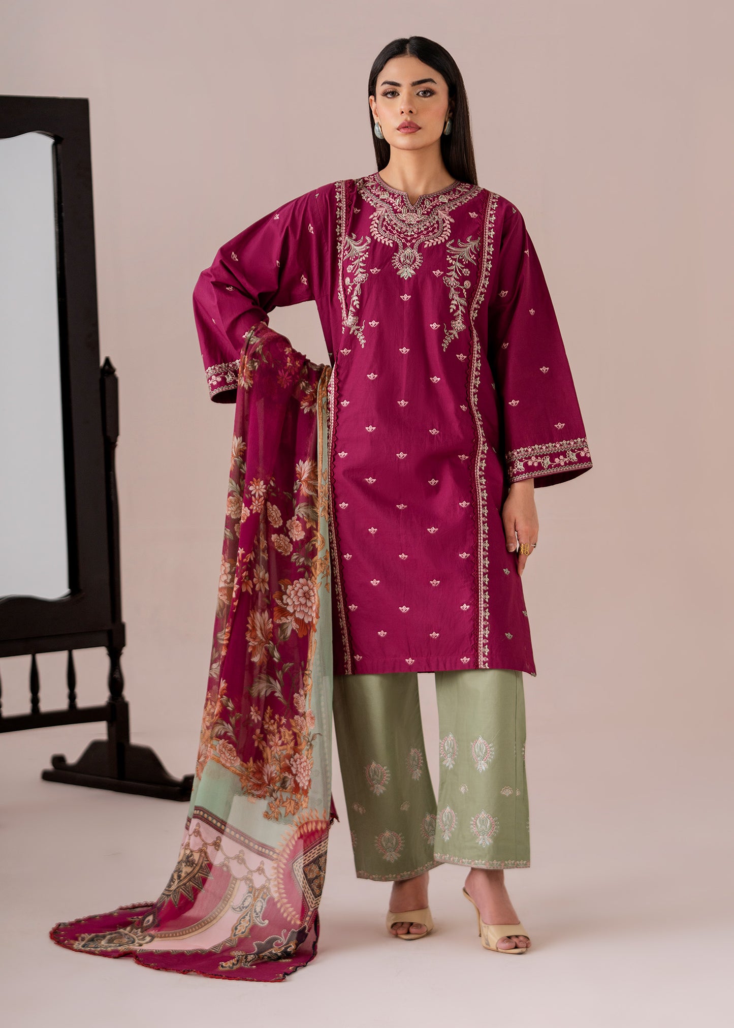 3pc Emb Cotton Lawn 04