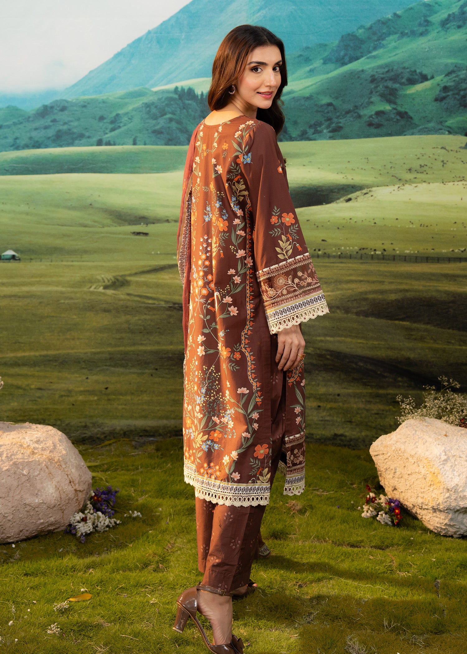 Rustic - Embroidered Lawn